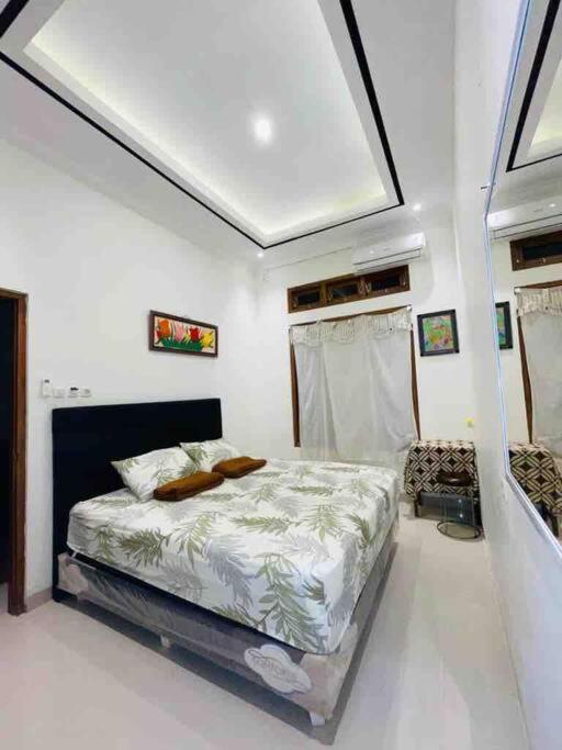 Family Homestay Near Malioboro Yogyakarta Esterno foto